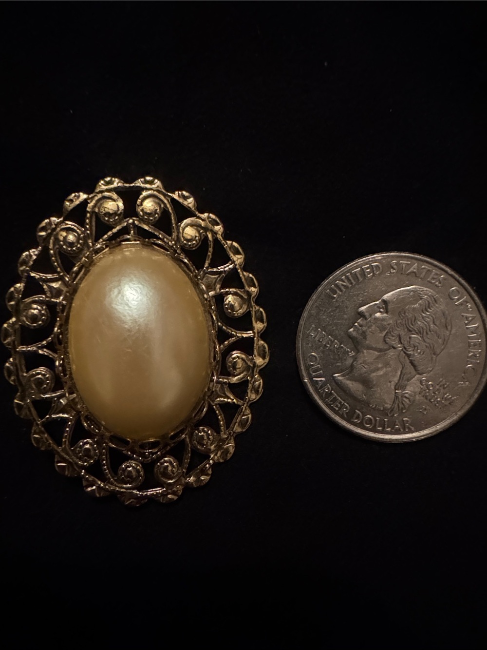 Vintage-Style Cream Cabochon Filigree Brooch - Unbranded